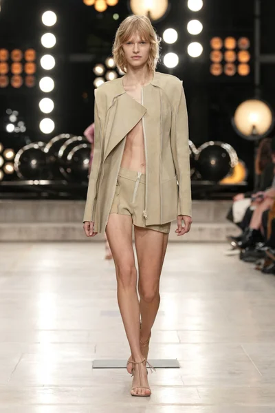Look 5